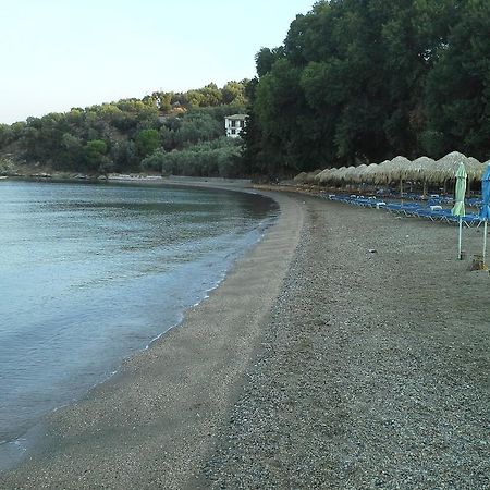 Beachfront Home For 8, Kalifteri Beach, Áfissos Dış mekan fotoğraf
